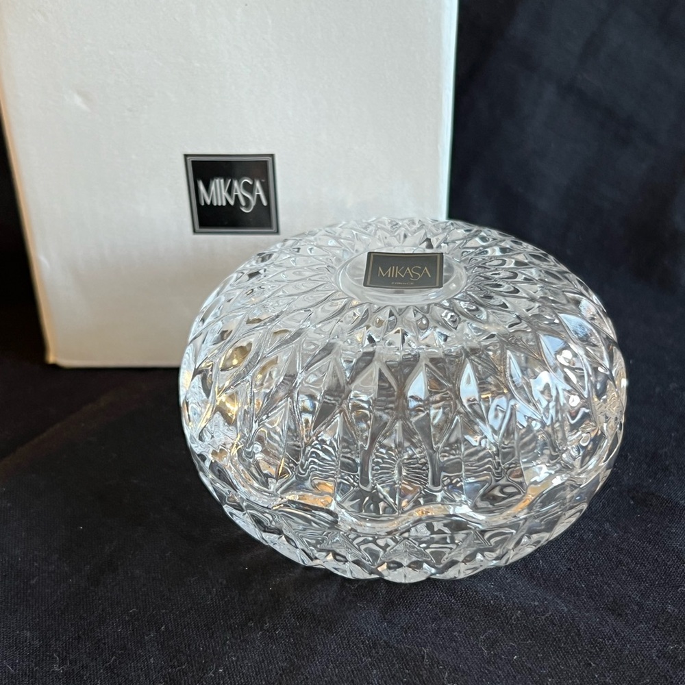 Mikasa Liberty Covered Box